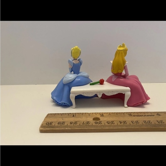 2 Disney princess play figures cake toppers - Picture 4 of 9